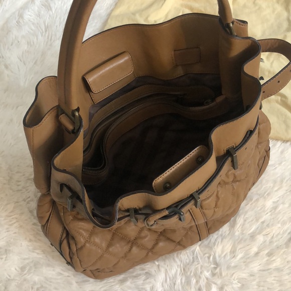 Burberry quilted tan leather purse 😍 - Picture 3 of 13